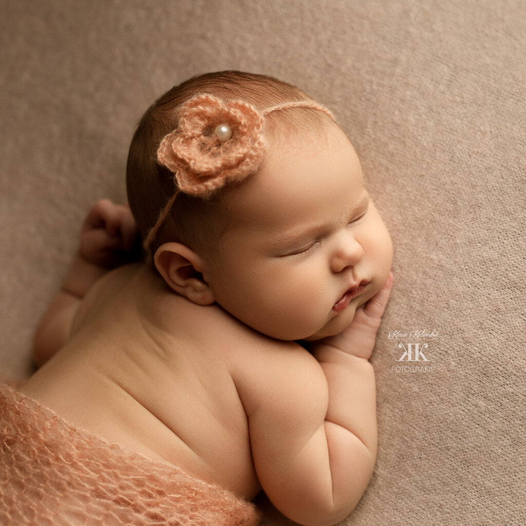 Knuddeliges Newbornbaby-Fotohsooting #8